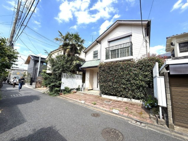 【周辺】 | 【仲介手数料３９５万円が４０％（１５５万円）ＯＦＦ！】■祖師ヶ谷大蔵駅６分■いい場所です。 | 決算キャンペーン中！
家計応援サービスの限界に挑戦中！
詳細は「諸費用」欄をご確認下さい！
■祖師ヶ谷大蔵駅６分
■お好きなハウスメーカーで建築可能
■無料で間取図作成可能