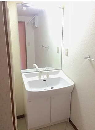 クレスト大善寺の洗面所|広い洗面スペースです★