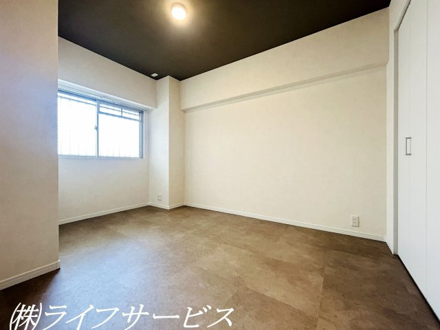 【洋室】 | ニュー大阪ハイツ（宮原２丁目） | 玄関側洋室６帖／クローゼット有
