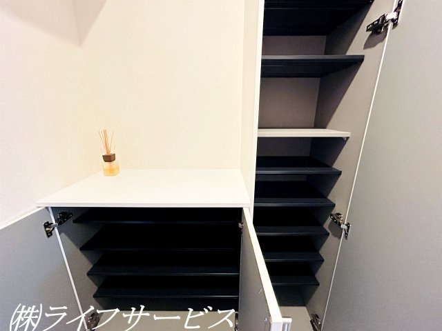 【玄関】 | ニュー大阪ハイツ（宮原２丁目） | 玄関シューズボックス