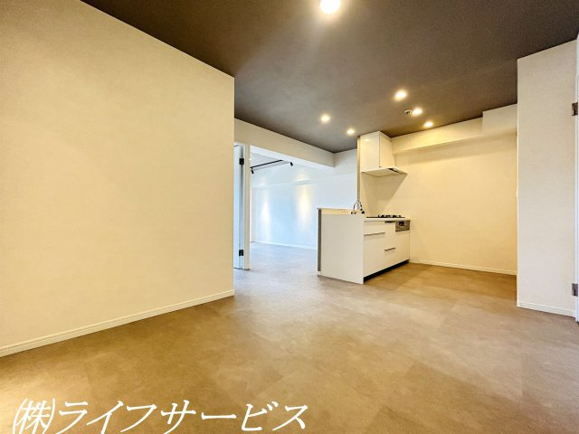 【居間・リビング】 | ニュー大阪ハイツ（宮原２丁目） | キッチン上部にダウンライト新設で明るいキッチン！