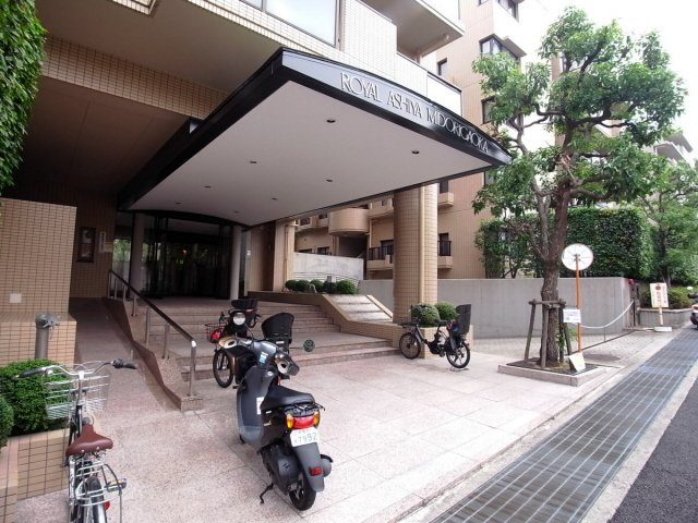 ロイヤル芦屋翠ヶ丘のエントランス