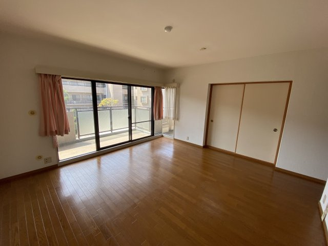 ロイヤル芦屋翠ヶ丘の居間・リビング