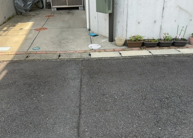 【設備】 | 敷地内に散水栓や立水栓があると便利です。水道水を直接利用できるため、水を運ぶ手間を省くことが出来ます。大量の水を必要とする洗車作業や清掃などに役立ちます。その他設備とあわせて、現地でご確認ください。