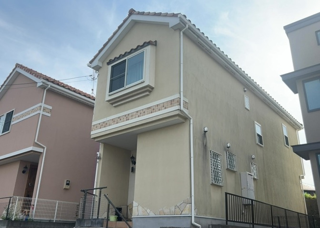 【庭】 | 庭があることでガーデニングや家庭菜園はもちろん、こどもの遊び場やペットを放して遊ぶことができます。また、家の周囲に余裕があるということです。隣地との間があれば、十分な日当たりと、風通しが確保できます。