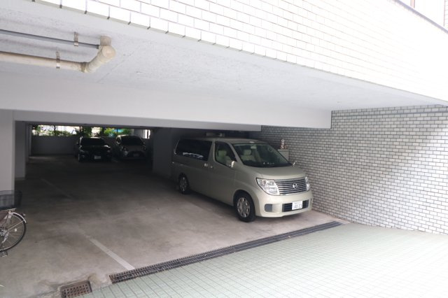 【駐車場】