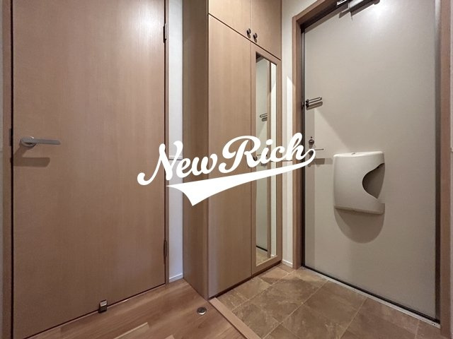 伊勢崎市東小保方町のアパートの玄関