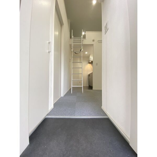パレッタ小本WEST　名古屋市賃貸　仲介手数料無料の玄関