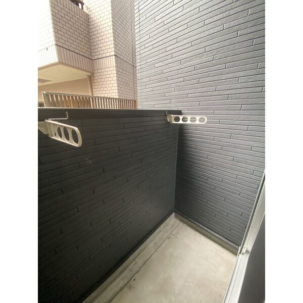 パレッタ小本WEST　名古屋市賃貸　仲介手数料無料のバルコニー