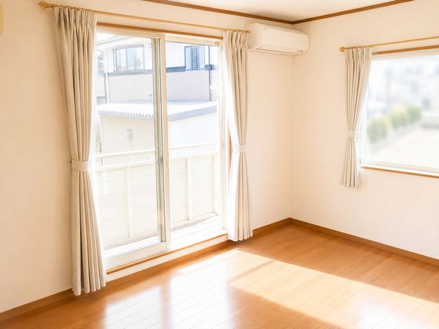 愛川町半原　平成16年築キュートな外観の注文邸宅の洋室|明るい洋室です。