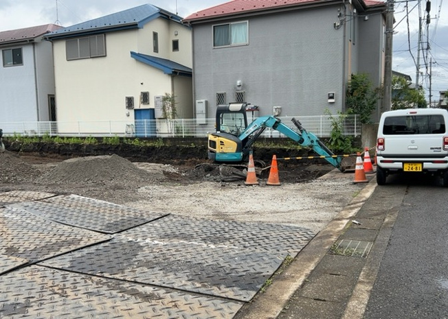【外観】 | 土地購入を検討されている場合、境界杭がない状態で購入してしまうと境界確定測量をする必要があり、費用がかかります。購入の前に、売主、隣土地所有者立ち合いのもと境界を確定し境界杭を設置するのがベストです。