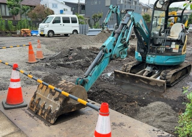 【外観】 | 隣家の土地はどうなっているのか、生活利便施設が近くにあるのか、学校まで近いかなど、お客様のライフスタイルにあわせたイメージが重要です。また、近くにあると困る施設が近くにないかも確認するといいでしょう。