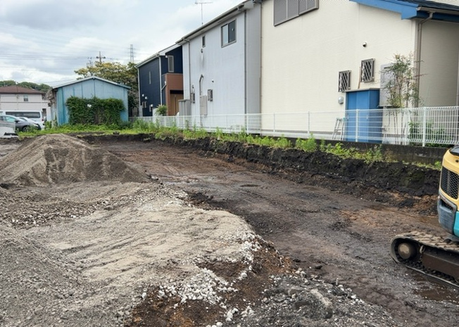 【外観】 | 家を建てる前提で土地を探している場合、地盤の丈夫さは譲れない条件の一つです。地盤が脆弱だと追加工事が必要となります。また、過去に地盤沈下や液状化現象を起こした土地は、できるだけ避けた方がいいでしょう。