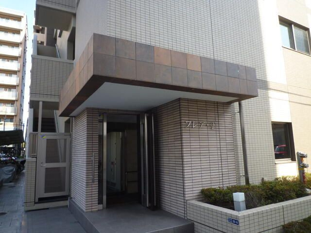 フレア・Fのエントランス
