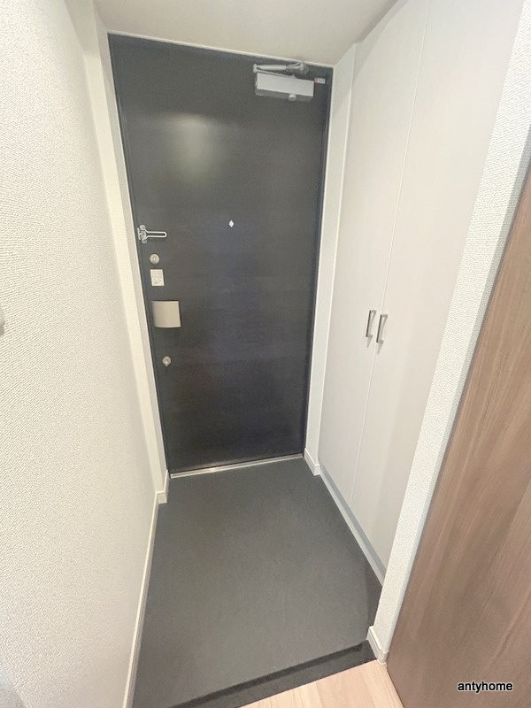 プレサンス谷町キャトル　仲介手数料無料の玄関
