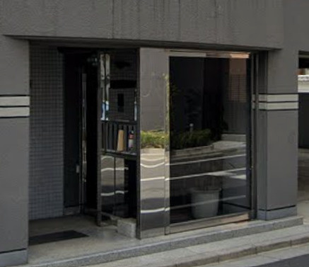 クレッセントサワのエントランス