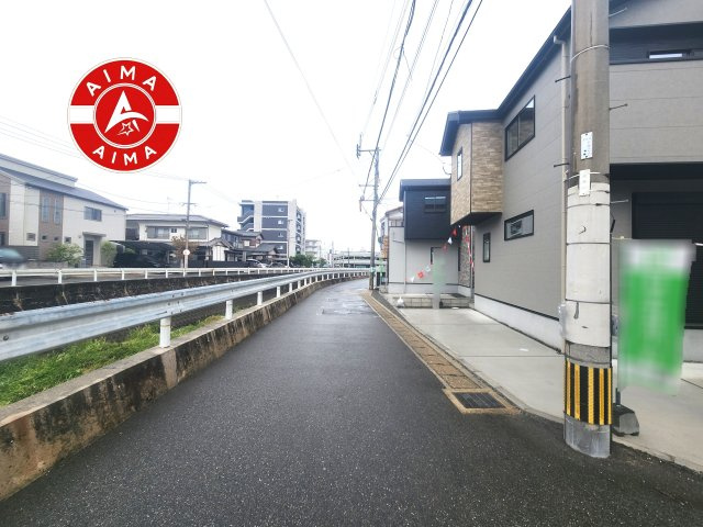 福岡市早良区飯倉3丁目第7-3棟（2号棟）の外観|前面道路含む現地の写真です。
