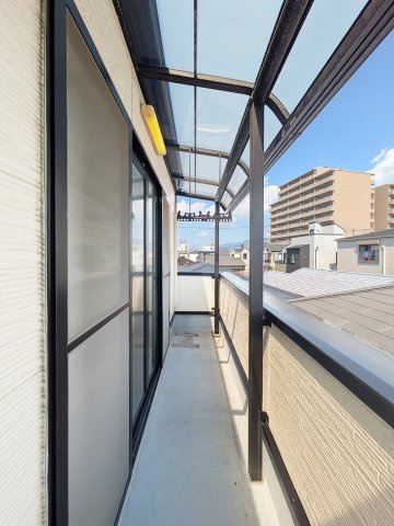 深江南町2丁目中古戸建のバルコニー|外からの目が気にならないバルコニーで洗濯物が干せます