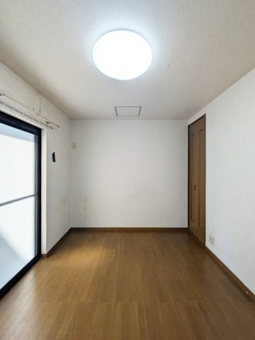 深江南町2丁目中古戸建の洋室|1階洋室約6.0帖写真