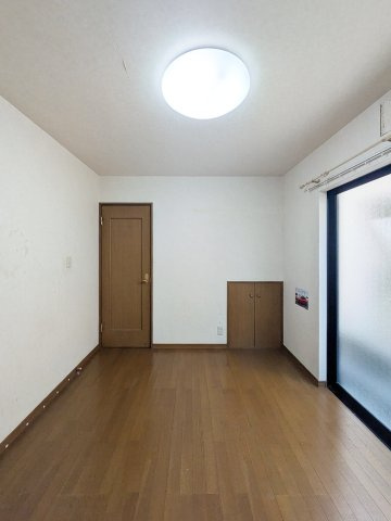 深江南町2丁目中古戸建の洋室|1階洋室約6.0帖写真