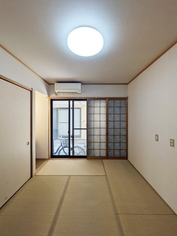深江南町2丁目中古戸建の和室|来客時にも便利な和室付き