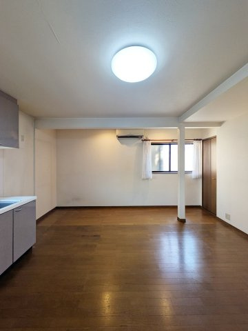 深江南町2丁目中古戸建の居間・リビング|使いやすい居間です