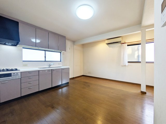 深江南町2丁目中古戸建のキッチン|キッチンでお料理をお楽しみください