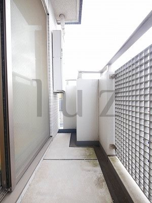 グリアス横浜三ッ沢公園のバルコニー