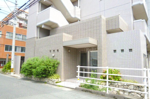 エクセレント東町のエントランス|清潔なエントランスです★