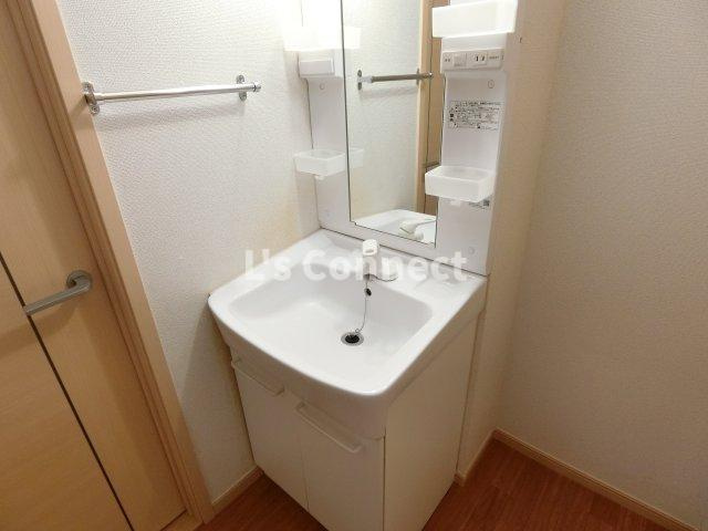 【洗面所】 | エルデムＺＥＮ　Ａ | 朝の支度もスムーズな独立洗面台。