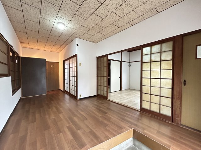 岡田５丁目平屋の居間・リビング