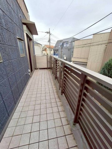 ２SＬＤＫ＋ＤＥＮ＋１１０㎡超のルーフバルコニー付き邸宅（３SＬＤＫ可）のバルコニー|★２階の南向きバルコニー★
