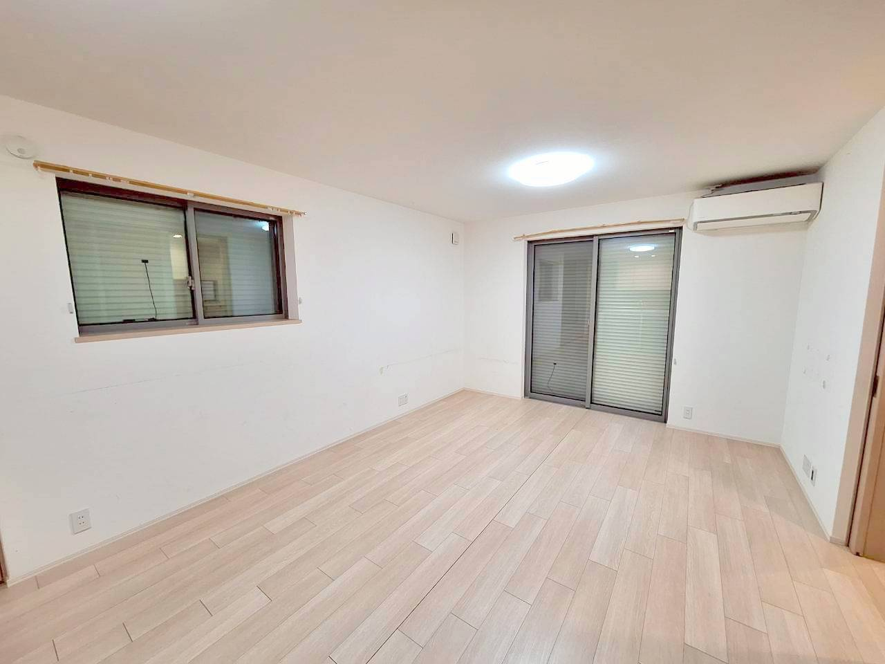 ２SＬＤＫ＋ＤＥＮ＋１１０㎡超のルーフバルコニー付き邸宅（３SＬＤＫ可）のセキュリティ|★１階の防犯シャッター★
