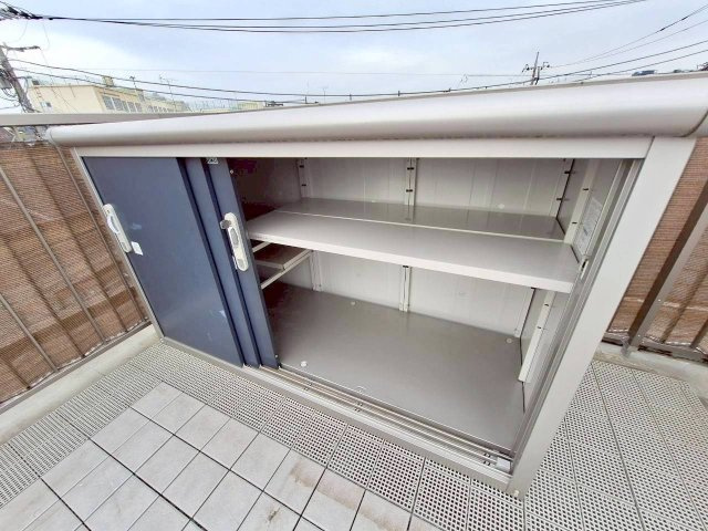 ２SＬＤＫ＋ＤＥＮ＋１１０㎡超のルーフバルコニー付き邸宅（３SＬＤＫ可）の収納|★屋上に物置あり★