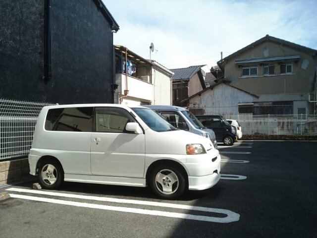 ロイヤルパークの駐車場