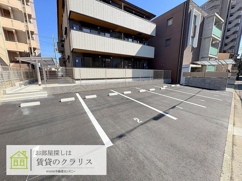 D-ROOM西院小米の駐車場