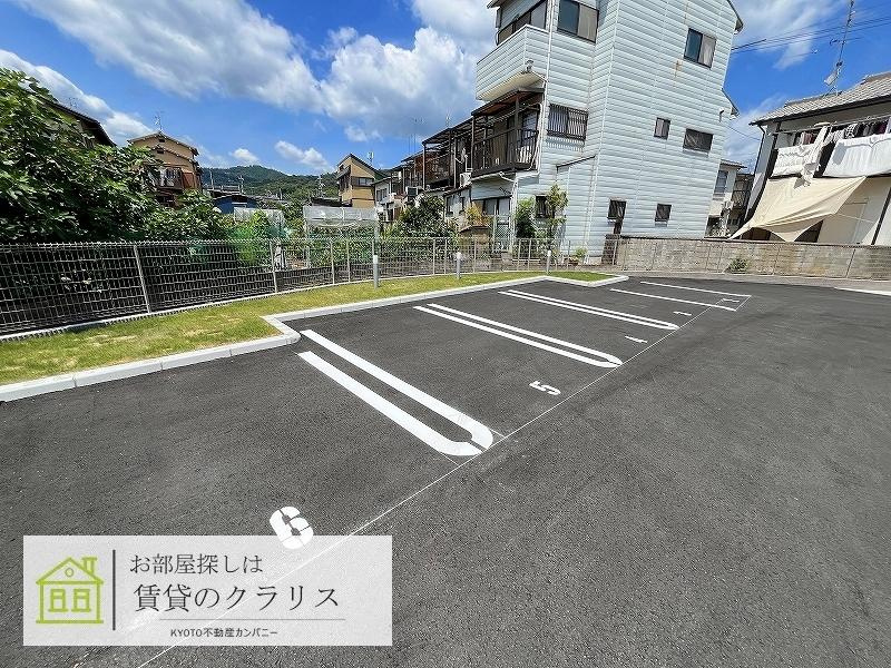 D-ROOM松尾鈴川の駐車場