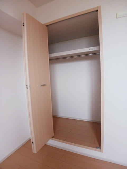 エレナメゾンＢの収納