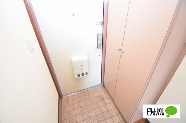シャルマン島野の玄関