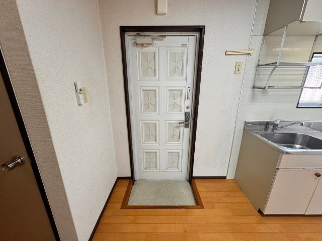 コスモスしらきの玄関