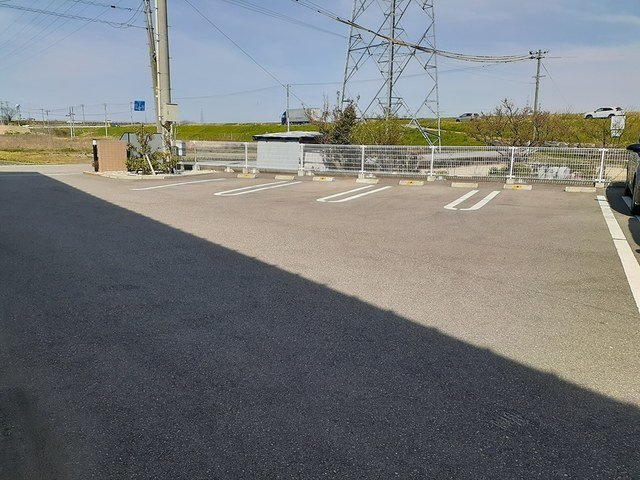 フェリーチェⅢの駐車場|駐車場があります