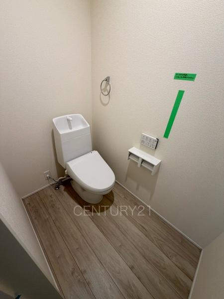 前橋市朝倉町3丁目01期 1号棟のトイレ|温水シャワー洗浄機能付きです。