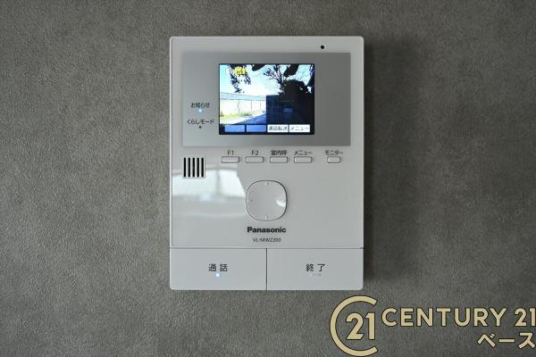 大和高田市今里川合方　一戸建の内装|■現地撮影写真■ＴＶモニター付きインターホンで防犯対策もバッチリ！来客も一目でわかり安心です！