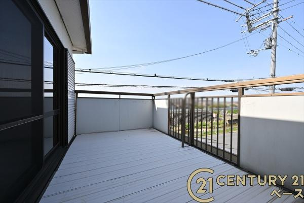 大和高田市今里川合方　一戸建のバルコニー|■現地撮影写真■日当たりのよいバルコニー！洗濯物もよく乾きます！