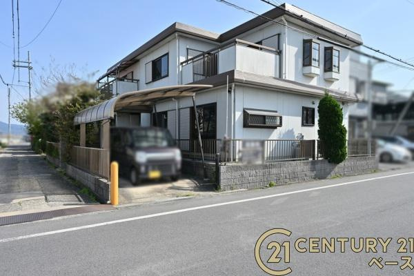 大和高田市今里川合方　一戸建の居間・リビング|■現地撮影写真■暖かみある居心地の良い空間が広がります！