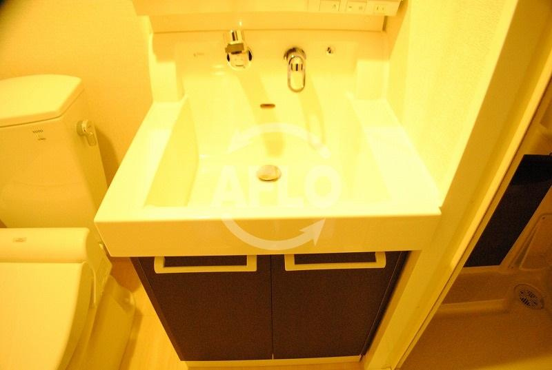 エステムプラザ大手前エヴァースの独立洗面台|エステムプラザ大手前エヴァース　浴室乾燥機