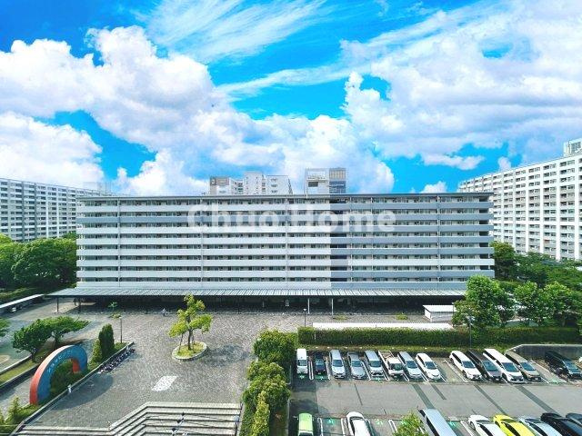 西大島ビューハイツの展望|手を伸ばせば、ふれることが出来そうな環境が、そのままインテリアになったような印象です。その豊かな眺望にふさわしい空間には、通風・採光にも優れ、心地よい光と風があふれています