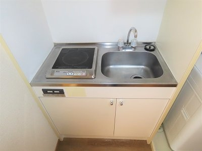 レオパレスファーストステージＳのキッチン|2口の電気コンロまたはIHコンロとなります