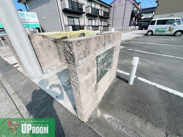 リヴェールの駐車場