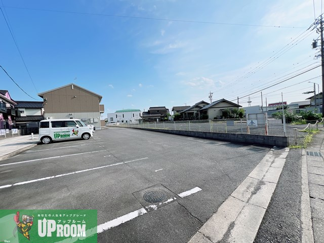 リヴェールの駐車場